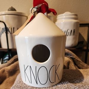 Knock birdhouse